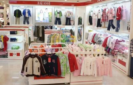 理塘店面装修风格确定。